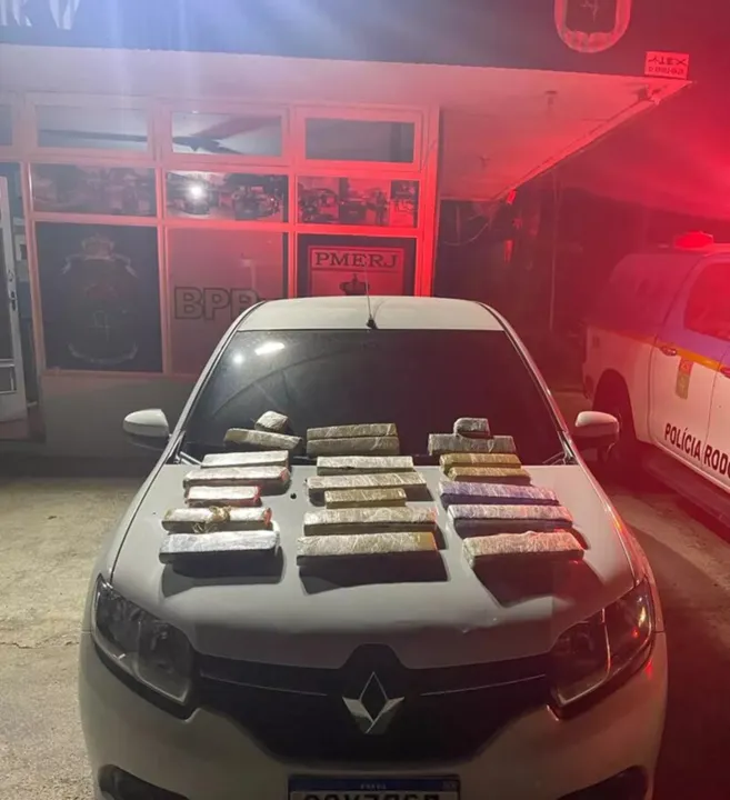 Polícia apreendeu 14 quilos de maconha em Saquarema