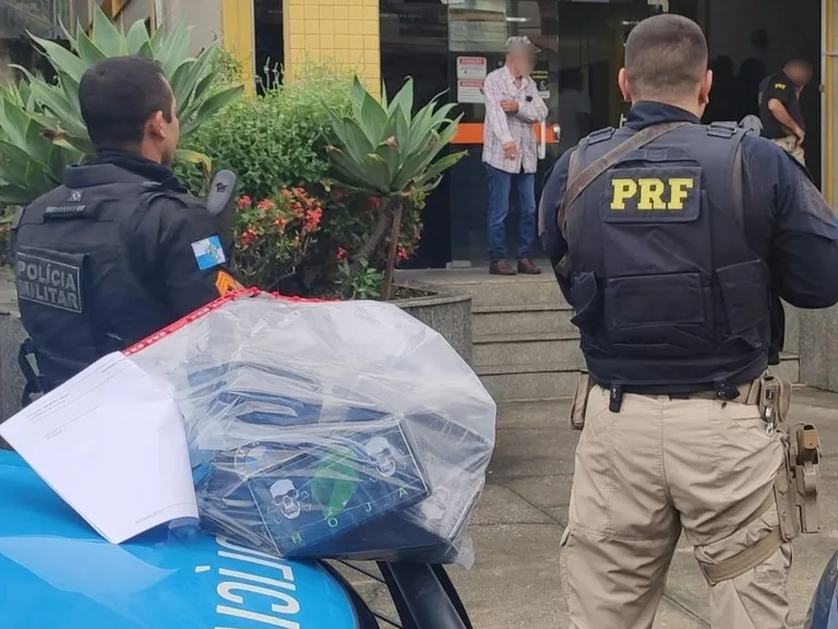Na operação, 12kg de cocaína foram apreendidos