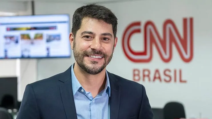 Apresentador Evaristo Costa