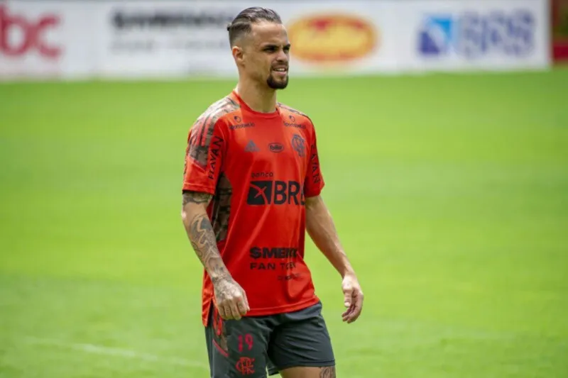 Al Hilal está interessado na compra de Michael, do Flamengo