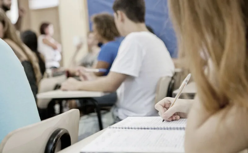 O processo seletivo é aberto para candidatos que, em 2022, estiverem matriculados no último ano do Ensino Médio