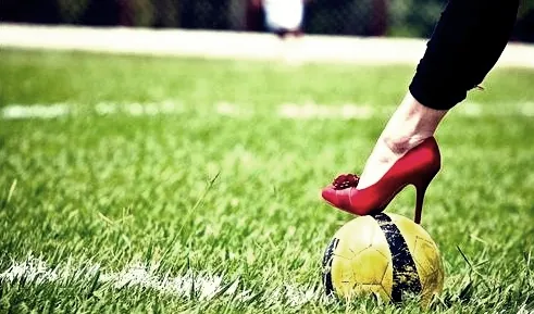 Campanha visa financiar ações de pesquisa e visibilidade para o futebol feminino