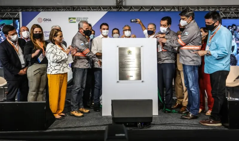 Imagem ilustrativa da imagem Ministro de Minas e Energia e governador do Rio de Janeiro participam da inauguração da primeira usina da GNA, no Porto do Açu