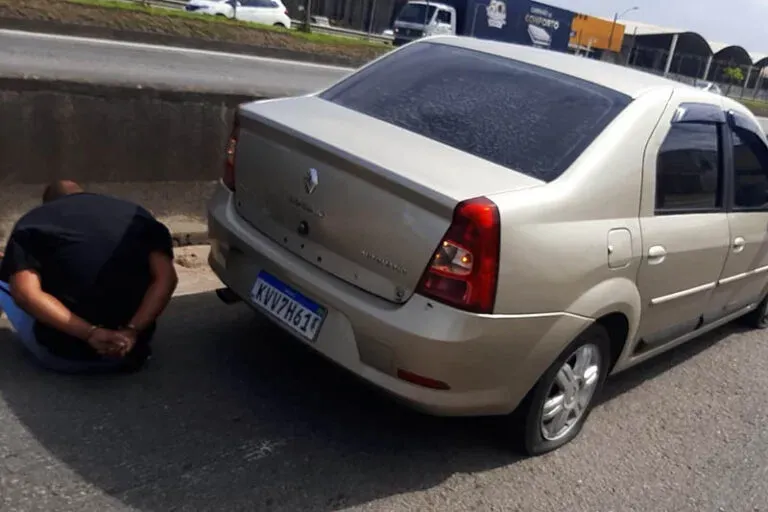 Condutor do veículo foi preso e levado para 71ª DP (Itaboraí)