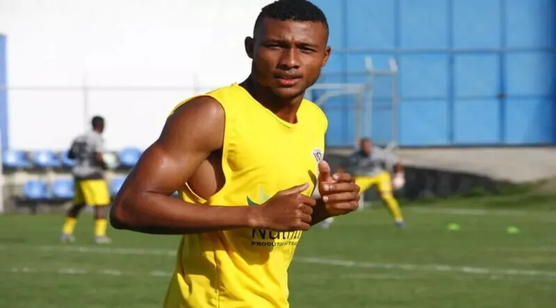 Atualmente, Maykon estava defendendo o Araruama F.C