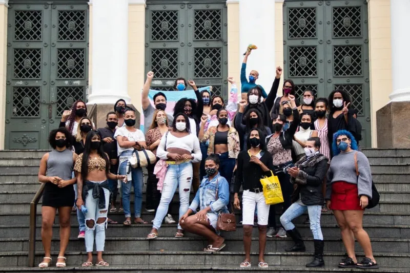 O PL estabelece a reserva de 2% das vagas dos concursos públicos para pessoas trans