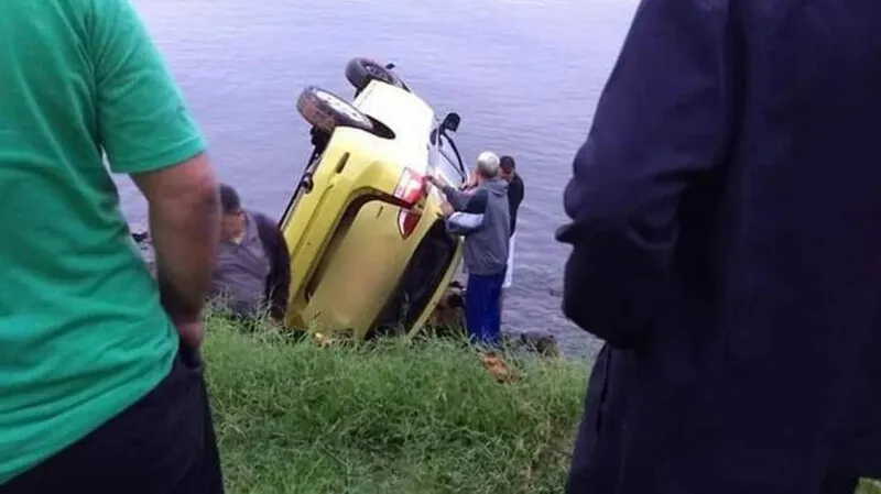 Motorista foi resgatado sem ferimentos