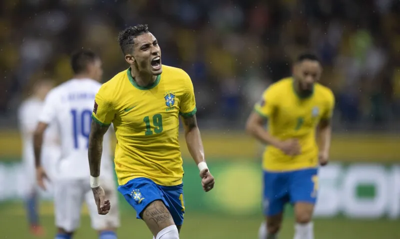 Imagem ilustrativa da imagem Raphinha e Gabriel Magalhães estão fora das Eliminatórias da Copa