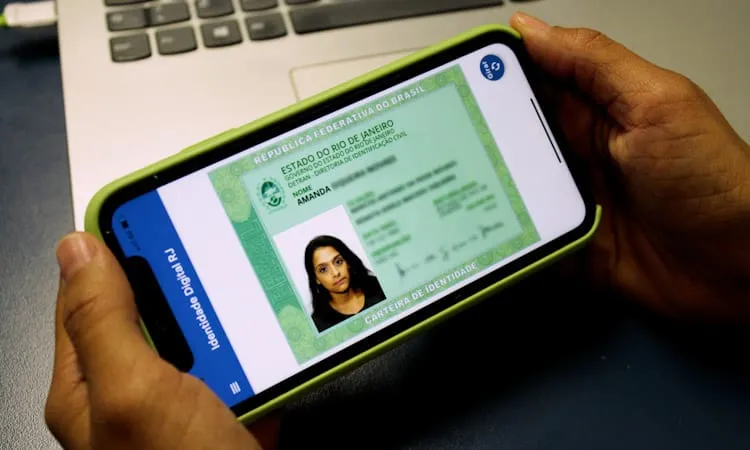 Quem não quiser tirar a carteira digital, poderá continuar a usar o documento físico, em papel