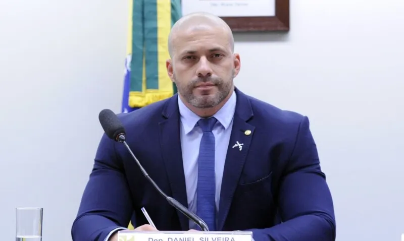 Deputado saiu recentemente da cadeia