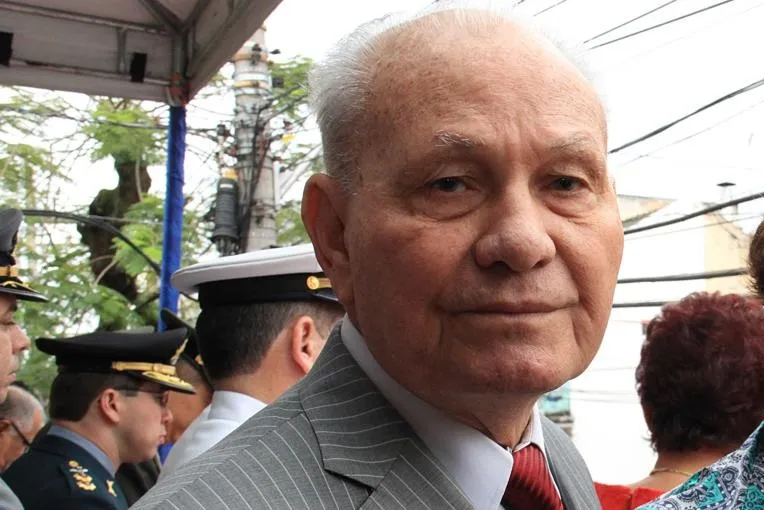 Imagem ilustrativa da imagem Prefeito de São Gonçalo decreta luto de três dias por morte do professor Joaquim de Oliveira, chanceler da Universo