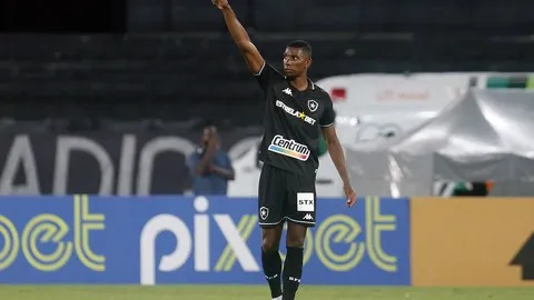 O Botafogo jogou melhor que o Madureira e levou a vitória para casa de virada