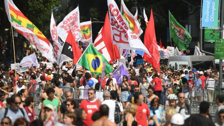 Manifestações acontecem por todo o país
