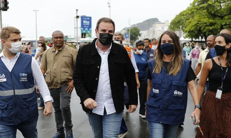 Prefeito do Rio pede que população evite descolamentos para o réveillon 