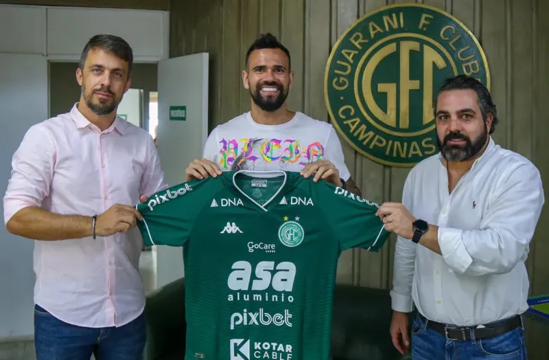 Guarani anuncia Leandro Castán, ex-Vasco