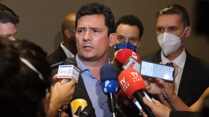Tanque de fábrica explode e mata duas pessoas durante visita de Sérgio Moro