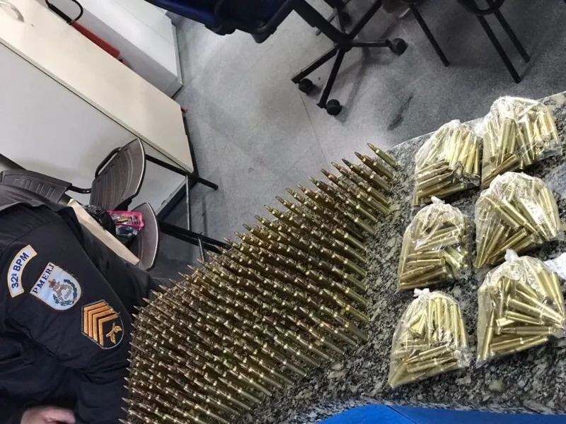 O criminoso já possuía passagens na polícia por desobediência a funcionário público e lesão corporal