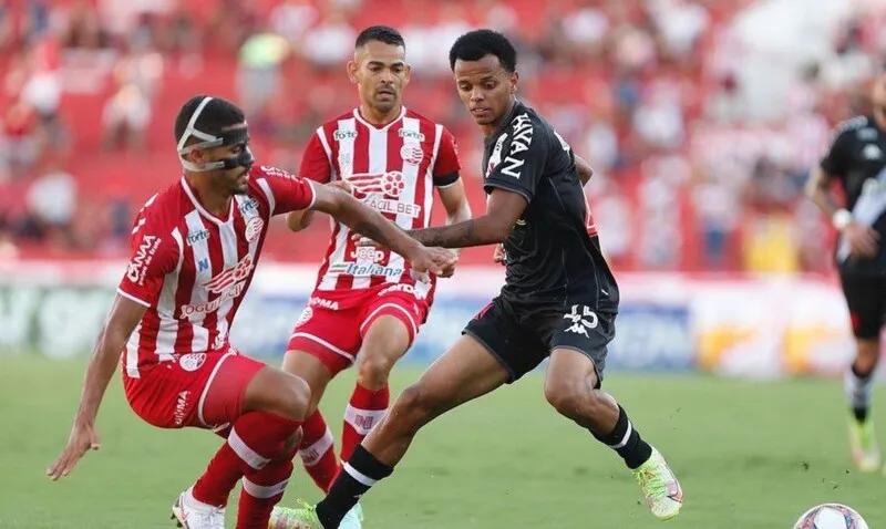 Série B: Vasco sai na frente nos Aflitos, mas cede empate ao Náutico