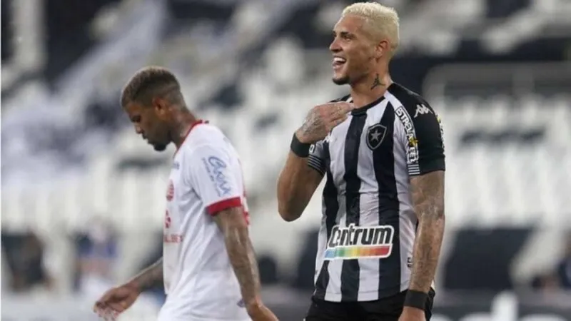 Botafogo ganhou de virada o Náutico 