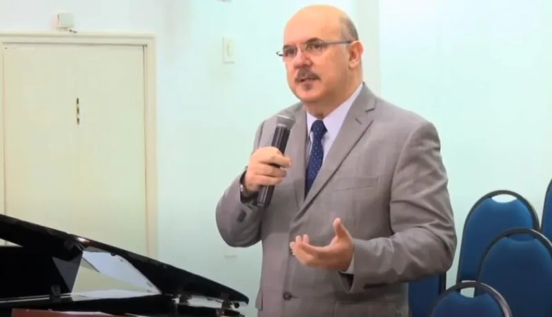 O professor e pastor Milton Ribeiro disse que os professores estão prejudicando a volta às aulas