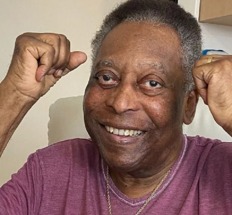Pelé vem se recuperando gradativamente