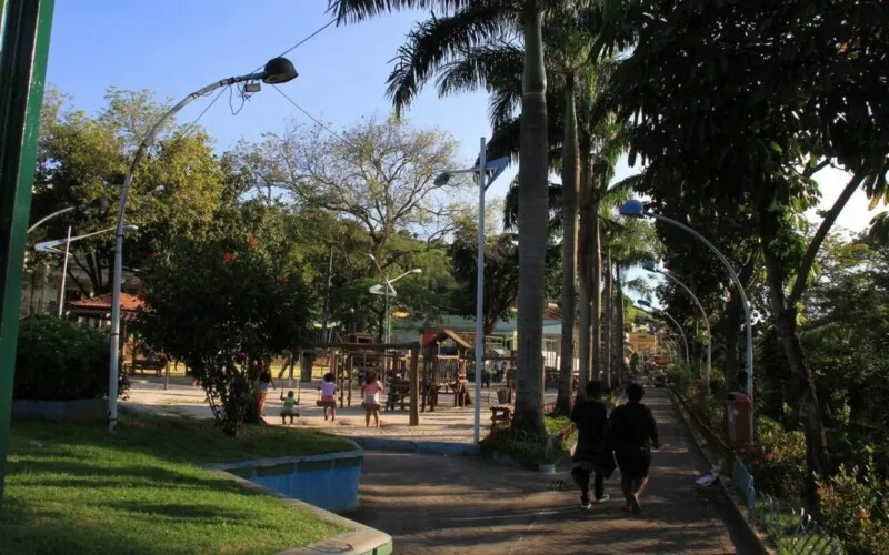 Praça Zé Garoto