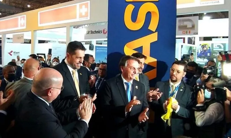 Bolsonaro esteve em Abu Dhabi nesta manhã, participando de uma audiência com o príncipe herdeiro. 