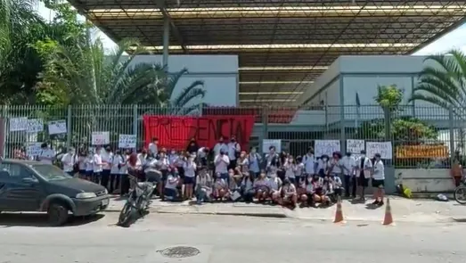 Direção decidiu manter o ensino no formato híbrido