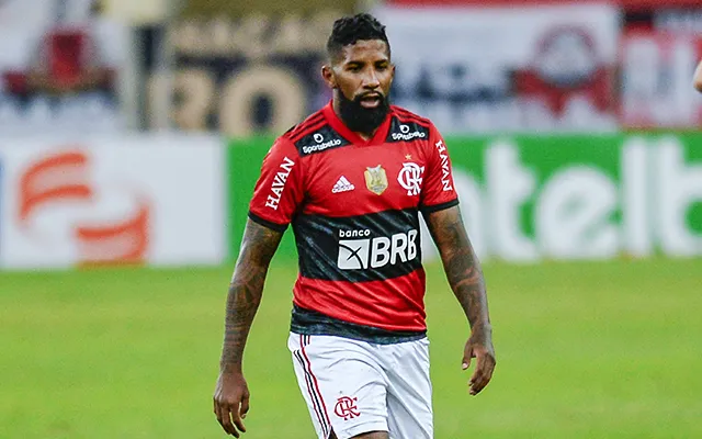 O lateral-direito Rodinei é um dos nomes que não deve ser aproveitado no Flamengo