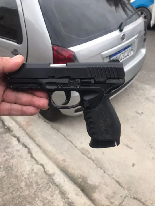 Carro roubado foi recuperado