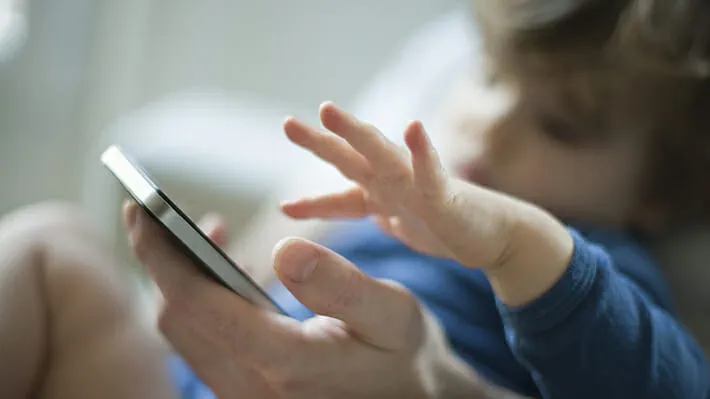 Especialistas alertam para os perigos do supercompartilhamento de informações das crianças na internet