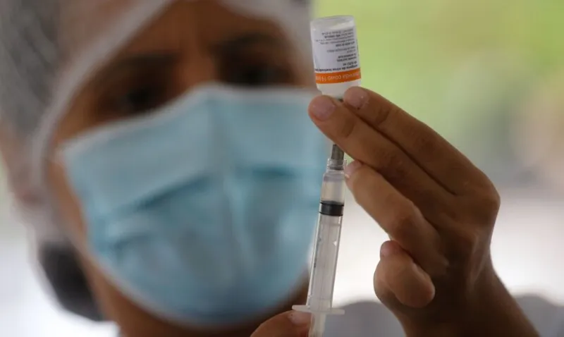 As vacinas são da Pfizer e da CoronaVac