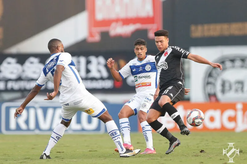 No primeiro turno, em São Januário, o Vasco bateu o Confiança por 1 a 0