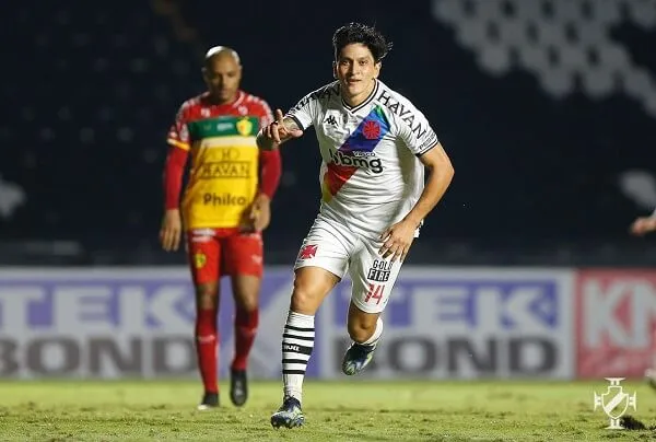No primeiro turno, em São Januário, o Vasco bateu o Brusque por 2 a 1 