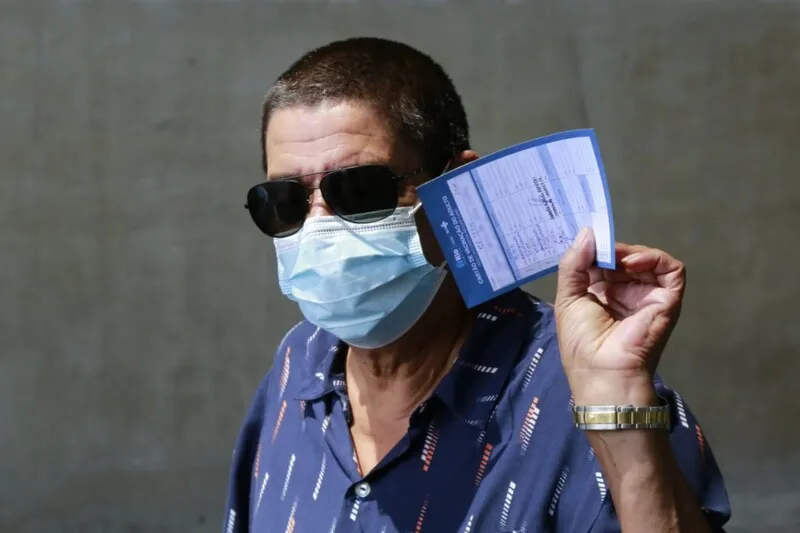 Zeca Pagodinho tomou dose de reforço contra a Covid-19