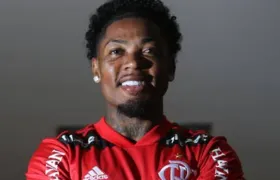 Flamengo anuncia oficialmente a contratação de Marinho