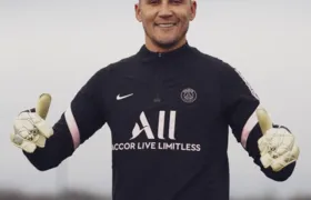 Keylor Navas, do PSG, acolhe 30 refugiados em sua casa