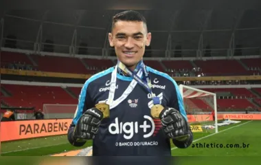 Flamengo busca contratação de goleiro do Athletico-PR