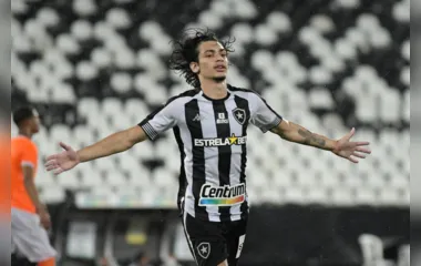 Matheus Nascimento faz dois e garante vitória do Botafogo no Carioca