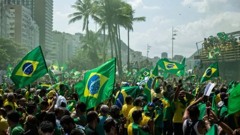 Bolsonaristas se reúnem em Copacabana
