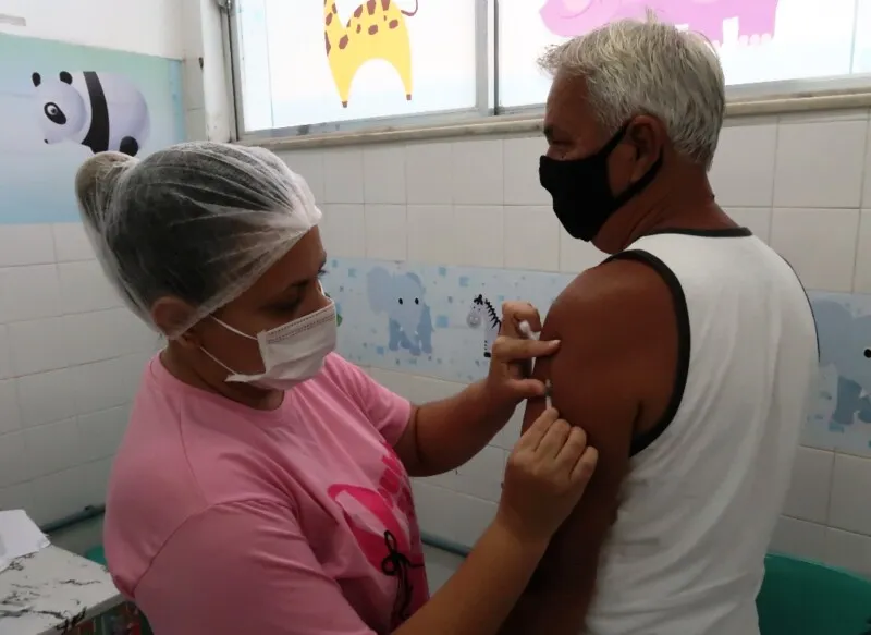 São Gonçalo inicia vacinação para quarta dose em idosos com mais de 60 anos