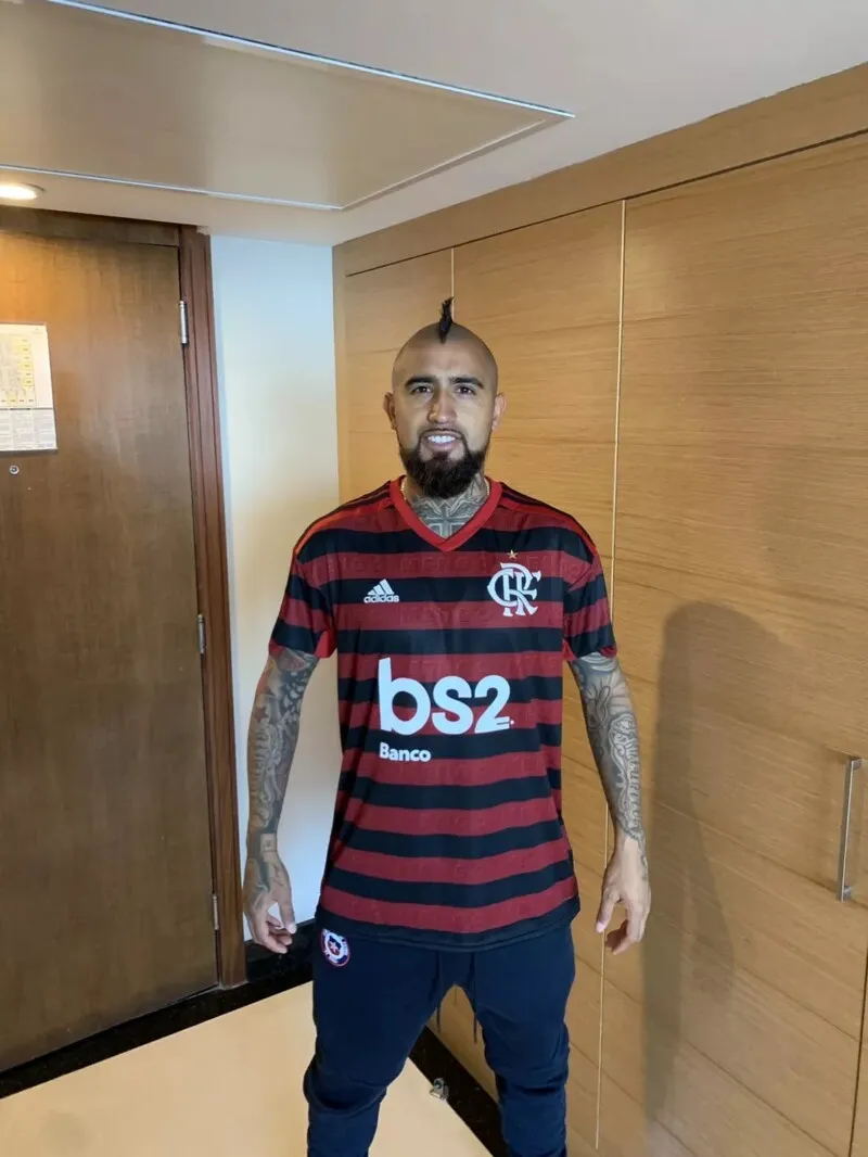 Vidal já vinha vestindo a camisa do Flamengo no passado