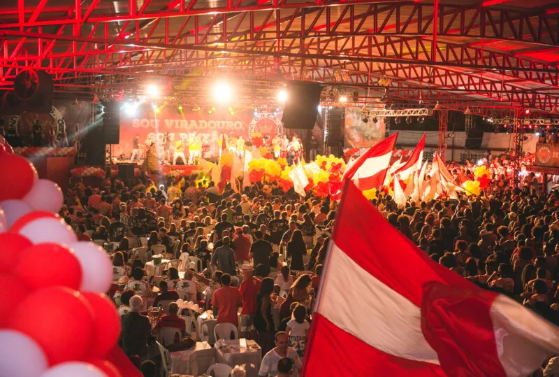 A escola vai encerrar o espetáculo de segunda-feira de carnaval no Sambódromo carioca.