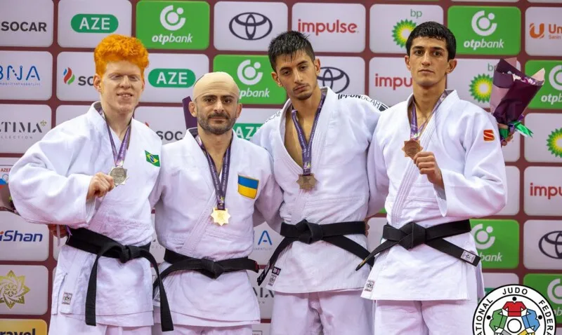 Lutadores conquistaram uma medalha de prata e outra de bronze