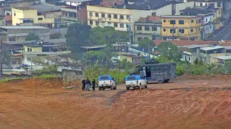 Ação realizada no Complexo da Mangueirinha deixou 2 policias mortos e 2 feridos