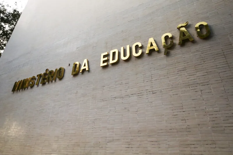 O objetivo é atender os tetos de gastos