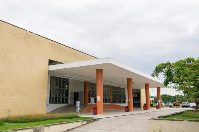 Unidade Central, no Fundão, não funcionou por conta de manifestação para reivindicar salários atrasados