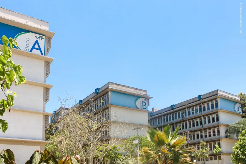 Setenta por cento das vagas são destinadas a estudantes da Universidade Federal Fluminense (UFF).