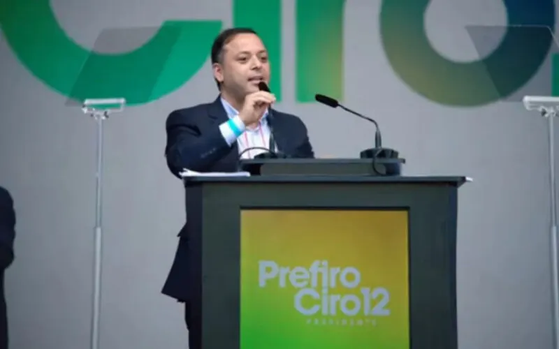 Chapa formada por PDT e PSD homologou candidatura de Neves em evento neste sábado (23/07)