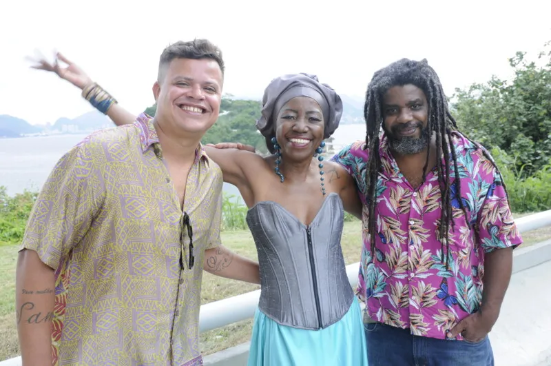 A apresentação é liderada pelos músicos André Jamaica e Pedro Ivo, com participação especial de Luiza Dionízio